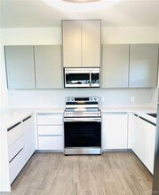 304 W Campeche Ave-Unit -2 in Alton, TX - Foto de edificio - Building Photo