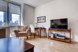 400 E 66th St in New York, NY - Building Photo - Building Photo