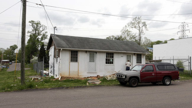 1901 NE 8th Ave in Knoxville, TN - Building Photo - Building Photo