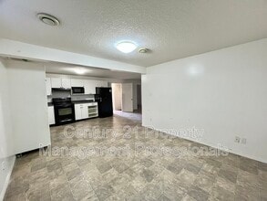 12915 69 St NW in Edmonton, AB - Building Photo - Building Photo