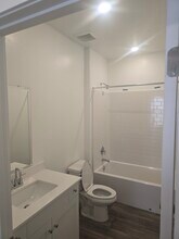 2632 W Cambridge St in Hanford, CA - Building Photo - Building Photo