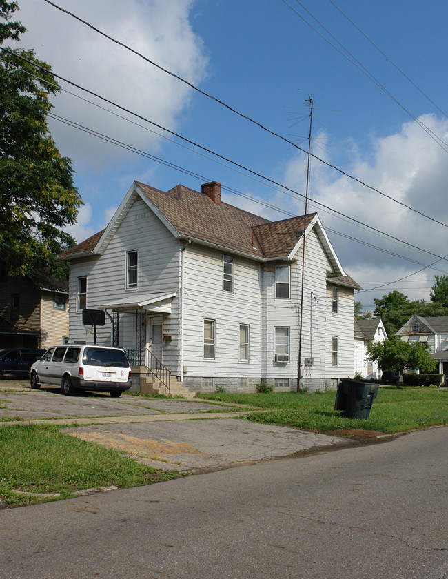 372 Porter St in Warren, OH - Foto de edificio - Building Photo