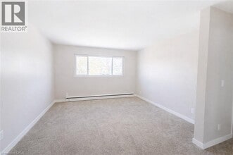 10 Hungerford Rd in Cambridge, ON - Building Photo - Building Photo