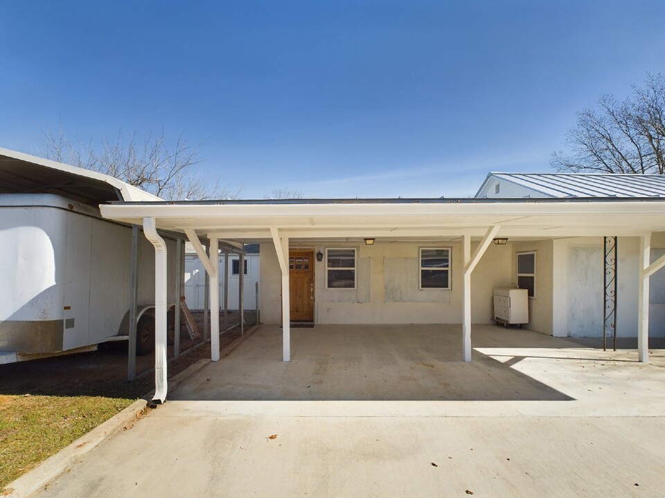 802 Apple St in Fredericksburg, TX - Building Photo