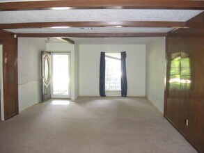 330 N Forest Blvd in Houston, TX - Building Photo - Building Photo