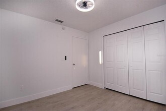 8815 Parliament Ct in Kissimmee, FL - Building Photo - Building Photo