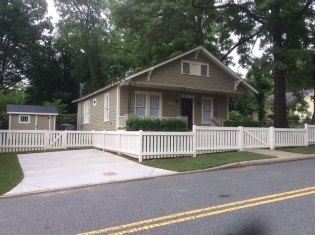 property at 1009 Grace St