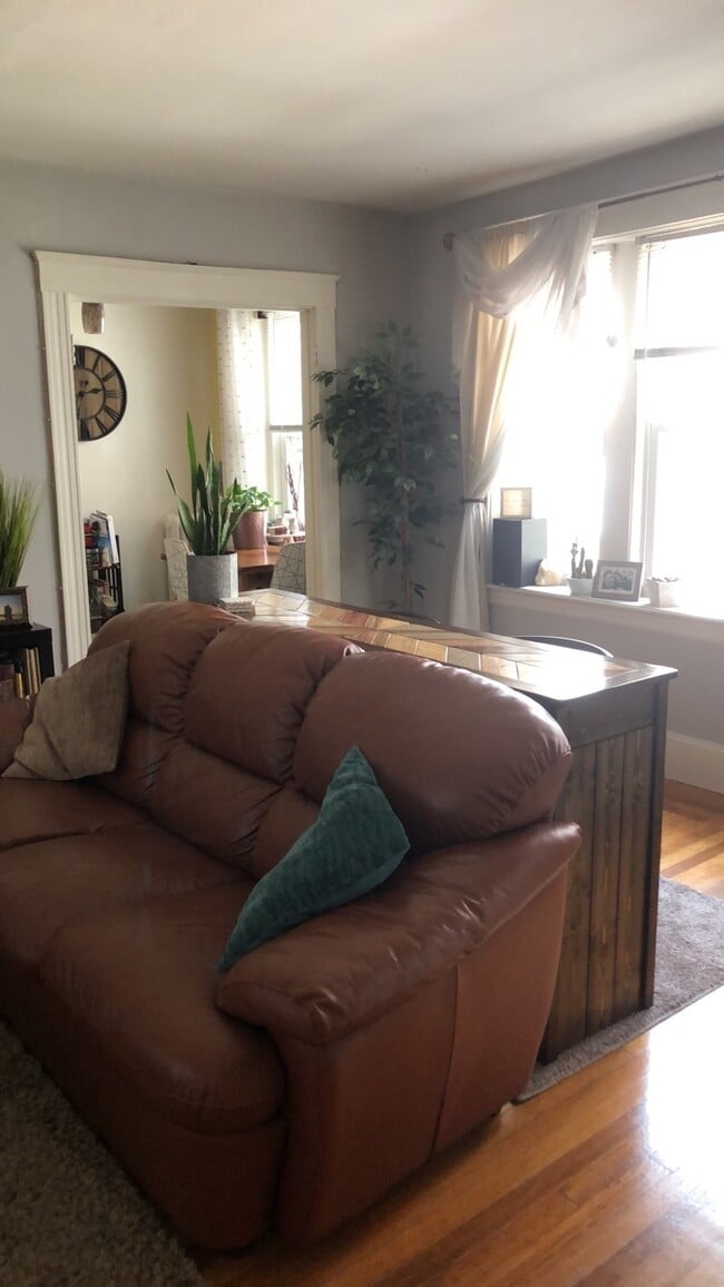 1615 Commonwealth Ave in Boston, MA - Foto de edificio - Building Photo