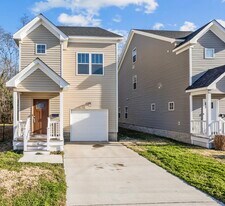 68 W County St in Hampton, VA - Building Photo