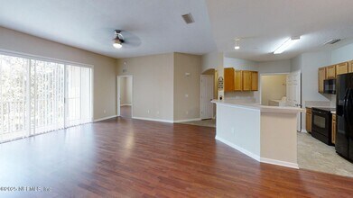 785 Oakleaf Plantation Pkwy in Orange Park, FL - Foto de edificio - Building Photo