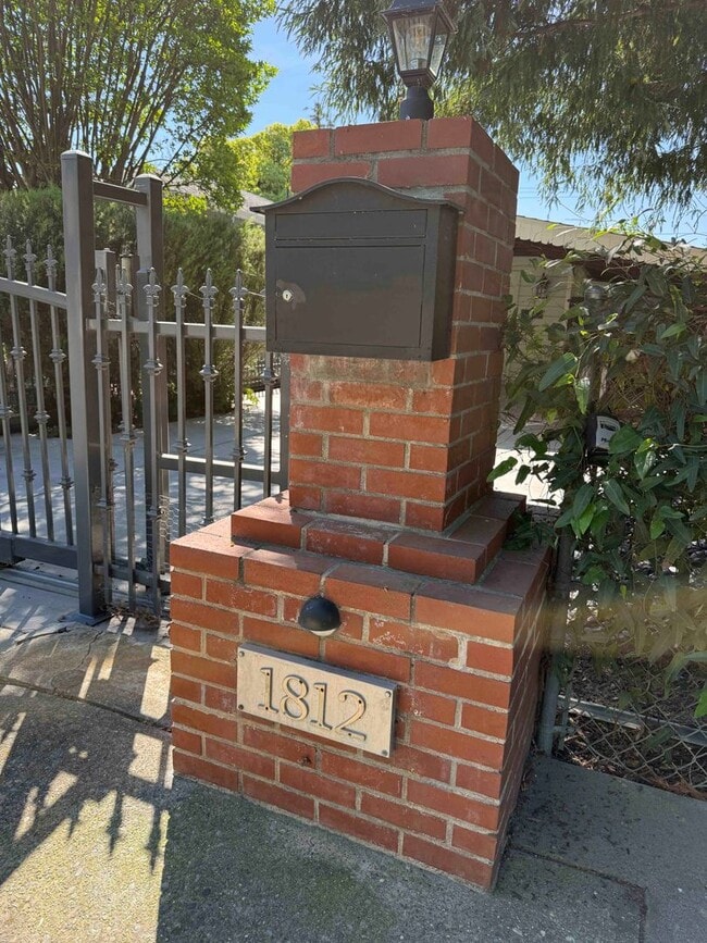 1812 Wentworth Ave in Sacramento, CA - Building Photo - Building Photo