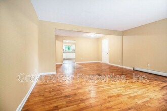 392 Firwood St in Ypsilanti, MI - Building Photo - Building Photo