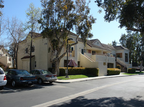 Mira Vista Senior Apartments in Camarillo, CA - Building Photo - Building Photo