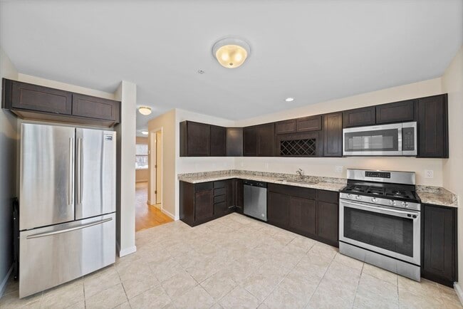 285 Lake St in Weymouth, MA - Building Photo - Building Photo