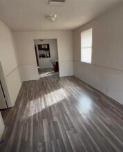 8213 N 17th St in Tampa, FL - Building Photo - Building Photo