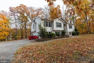 3311 Mission Rd in Harpers Ferry, WV - Building Photo
