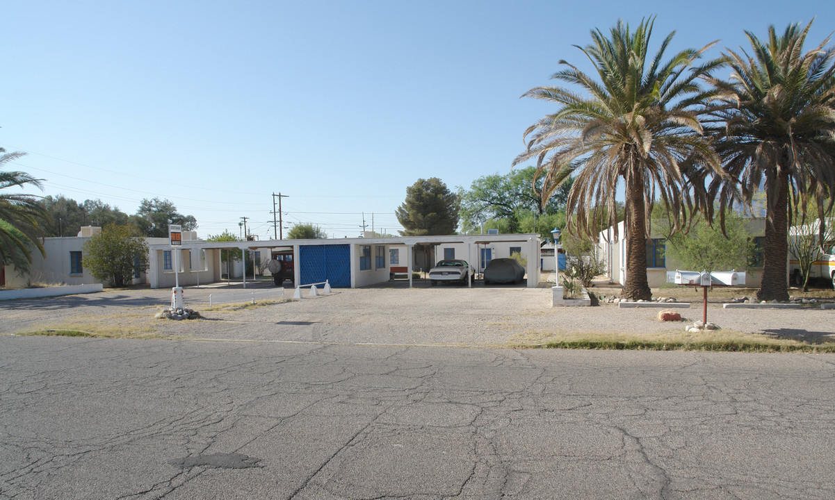 2501-2515 E Blacklidge Dr in Tucson, AZ - Building Photo