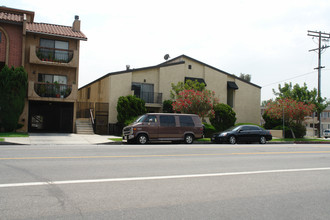 376 S Commonwealth Ave in Los Angeles, CA - Building Photo - Building Photo