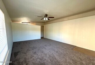 6360 Fairhaven Pl in Reno, NV - Building Photo - Building Photo