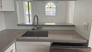 5438 Verona Dr in Boynton Beach, FL - Building Photo - Building Photo