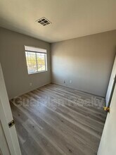 10467 Lilac Tree Ave in Las Vegas, NV - Building Photo - Building Photo