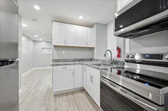 135 N 52nd St in Philadelphia, PA - Building Photo - Building Photo