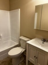 10102 Main St in Hebron, IL - Foto de edificio - Building Photo