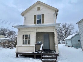 808 Oak St in New Castle, PA - Building Photo