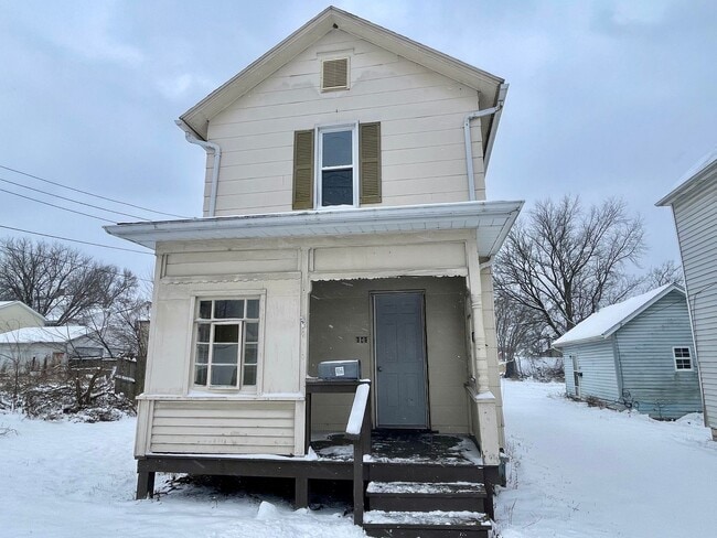 property at 808 Oak St