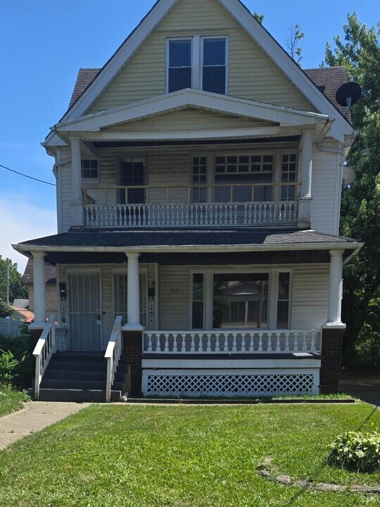 12406 Saywell Ave in Cleveland, OH - Building Photo