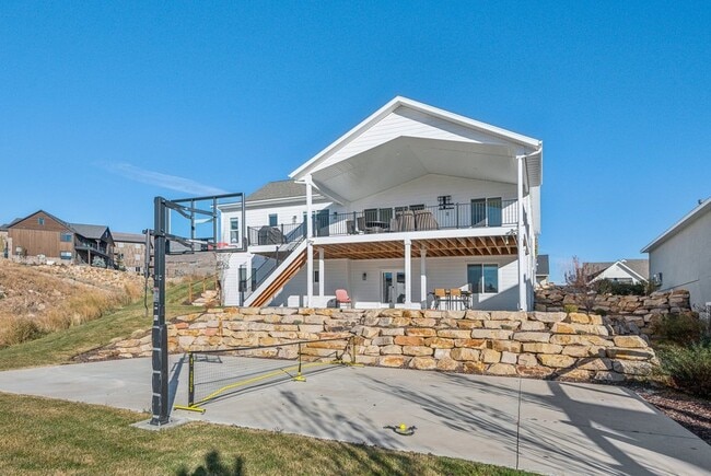 property at 1073 N Ml Rd