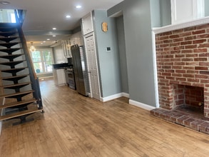 3819 Mt Pleasant Ave in Baltimore, MD - Foto de edificio - Building Photo