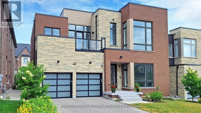 32 Conger St in Vaughan, ON - Building Photo - Building Photo