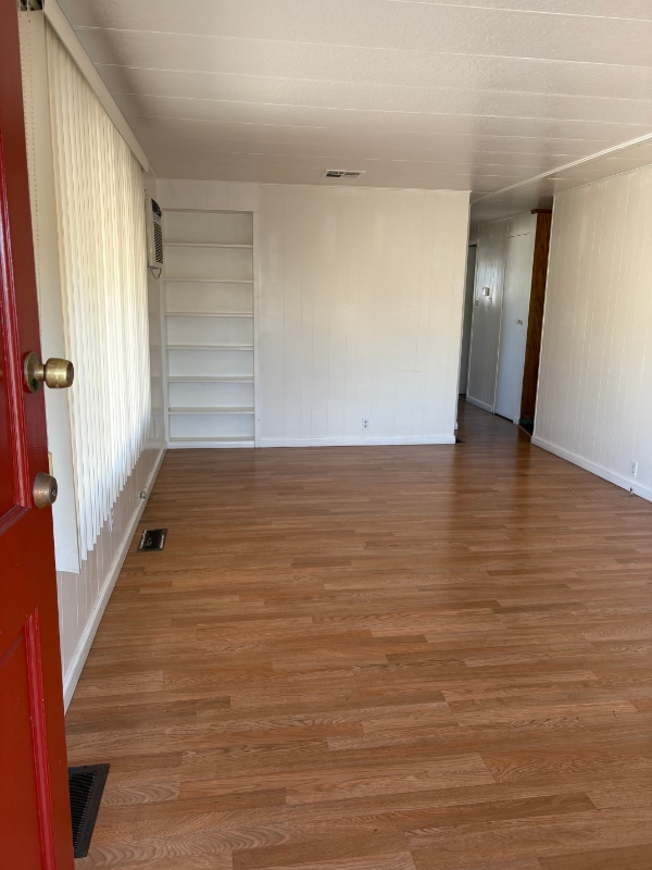 property at 435 E Gardena Blvd