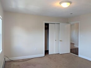 714 Broadway, Unit 4 in Somerville, MA - Foto de edificio - Building Photo