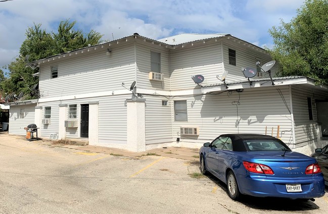 216 S Devine St in Stephenville, TX - Building Photo - Building Photo