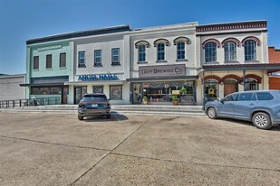 13 E Main St in Bellville, TX - Building Photo - Building Photo