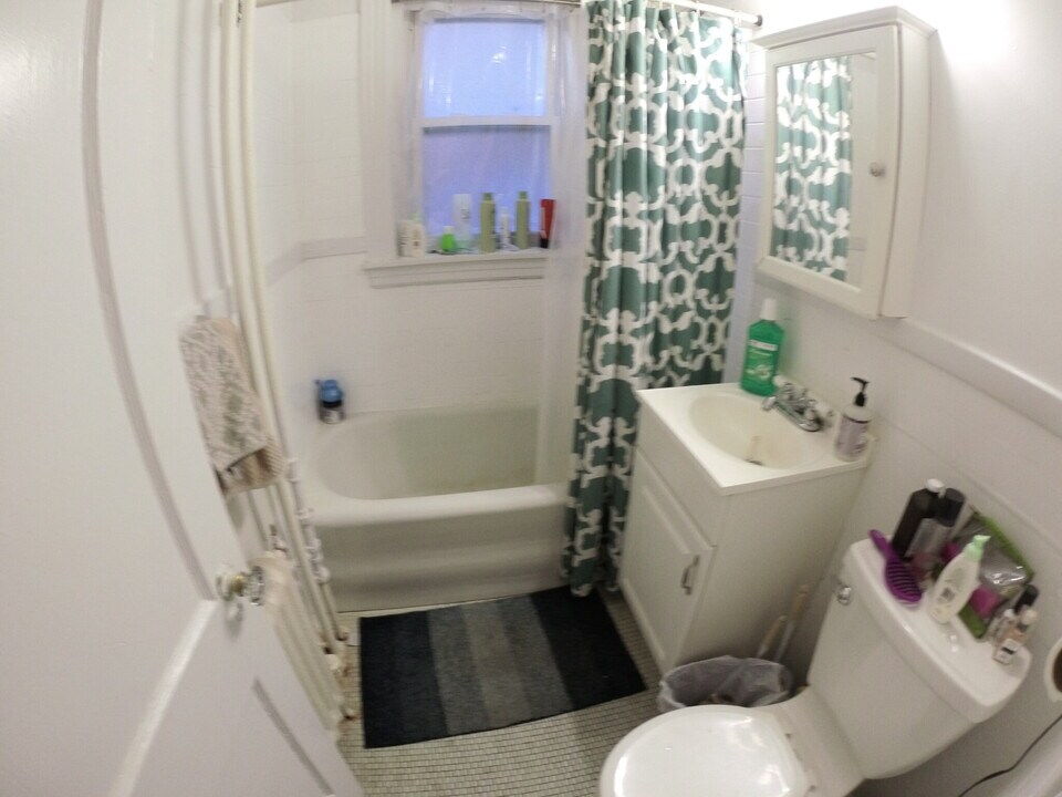 1615 Commonwealth Ave in Boston, MA - Building Photo