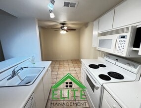 975 Fulton Ave in Sacramento, CA - Building Photo - Building Photo