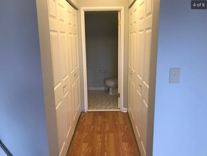 1475 Rebecca Dr, Unit 1475 Rebecca Drive Apt 102 in Hoffman Estates, IL - Foto de edificio - Building Photo