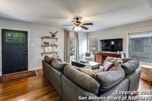 185 Bryn Mawr Dr in San Antonio, TX - Building Photo - Building Photo