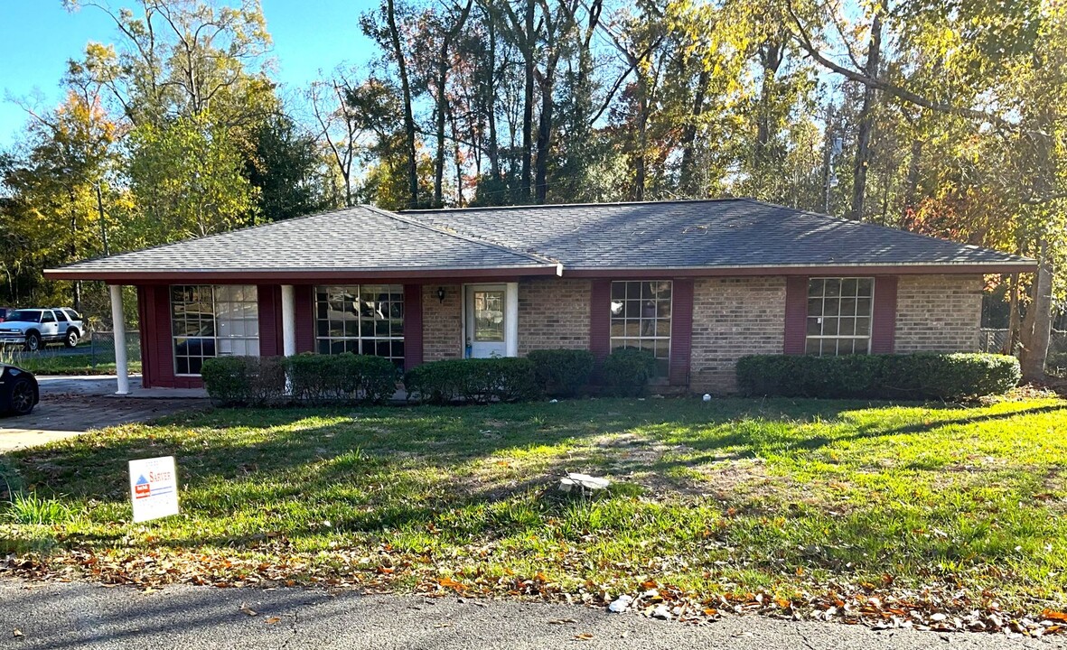 118 Cardinal St in Deridder, LA - Foto de edificio