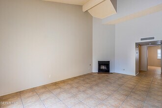 2129 Lake Victoria Dr in El Paso, TX - Building Photo - Building Photo