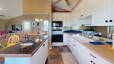 29822 Frostproof Rd in Big Pine Key, FL - Foto de edificio - Building Photo