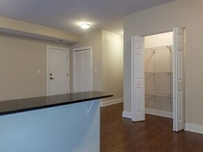 5056 N Winchester Ave, Unit 2E in Chicago, IL - Building Photo - Building Photo