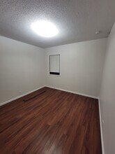 802 Le Hillier St, Unit 1 in Mankato, MN - Building Photo - Building Photo