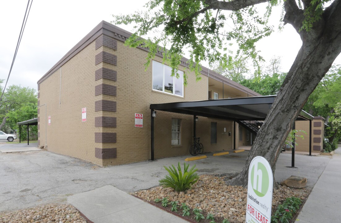 1205 Roy St in Houston, TX - Building Photo