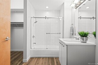 3100 Huron St, Unit 3Q in Denver, CO - Foto de edificio - Building Photo