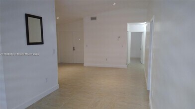 9319 NW 121st St in Hialeah, FL - Building Photo - Building Photo