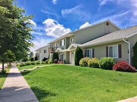 19 Diane Rd, Unit APT F in Columbia Falls, MT - Building Photo